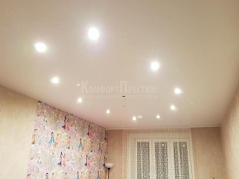 классический натяжной потолок 14